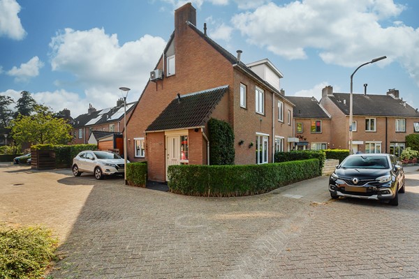 Fijne, ruime hoekwoning met 4 slaapkamers!